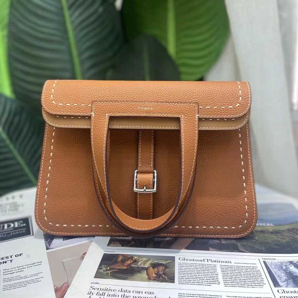 halzan bags h ermess designer totes handbag genuine leather 5a quality head layer cow leather wax thread saddle high shoulder
halzan bags h ermess designer totes handbag genuine leather 5a quality head layer cow leather wax thread saddle high shoulder