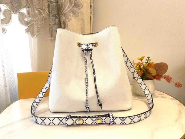 luxury designers neonoe bucket bags saddle handbags flower purses women tote letter shoulder bag crossbody bags multi pochette m46472
luxury designers neonoe bucket bags saddle handbags flower purses women tote letter shoulder bag crossbody bags multi pochette m46472
