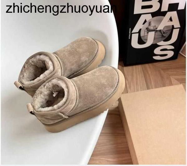 new 23ss mini designer woman platform boots australia fashion brand warm shoes leather chestnut ankle booties women antelope colour uggitys, Black
new 23ss mini designer woman platform boots australia fashion brand warm shoes leather chestnut ankle booties women antelope colour uggitys, Black