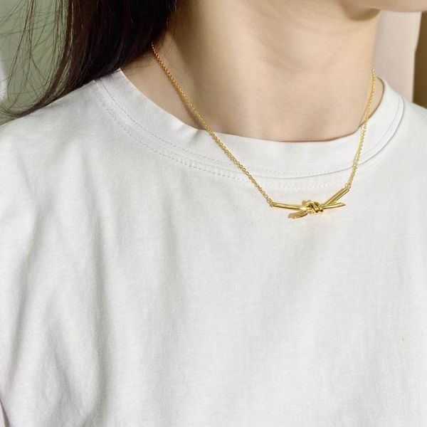 2023 lovely cute pendant necklaces long gold thin stainless steel chain twist strip design women necklace earrings suit with dust bag and bo, Black
2023 lovely cute pendant necklaces long gold thin stainless steel chain twist strip design women necklace earrings suit with dust bag and bo, Black