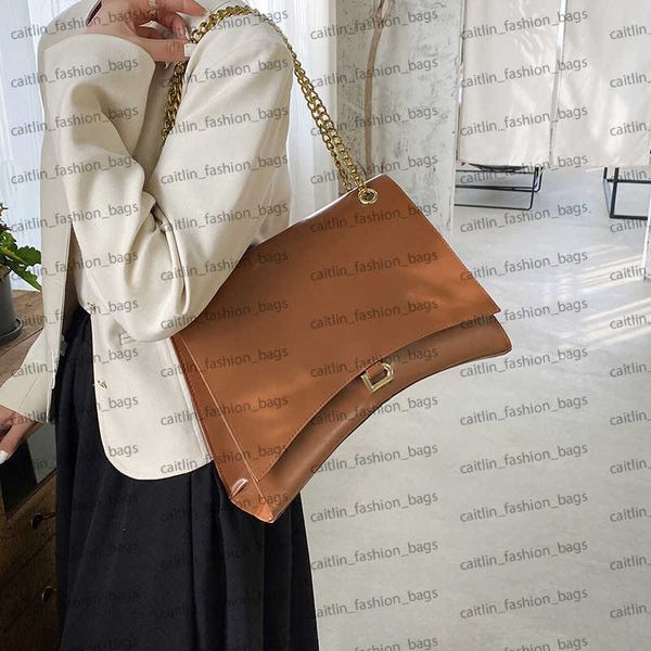 europe and the united states explosive hourglass bag b oil wax leather black gold chain single shoulder crossbody bag with foreign air bag c
europe and the united states explosive hourglass bag b oil wax leather black gold chain single shoulder crossbody bag with foreign air bag c