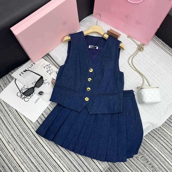 23 summer new gaoding academy style fresh and sweet vest with folded short skirt denim set, White
23 summer new gaoding academy style fresh and sweet vest with folded short skirt denim set, White
