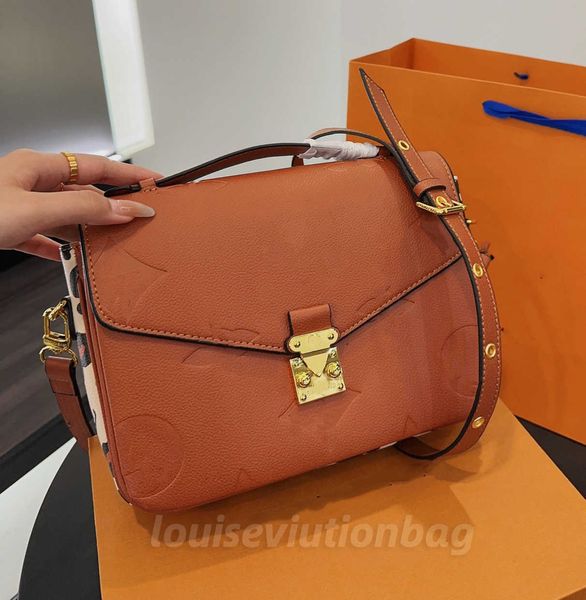 luxurys designers bags crossbodys women handbag messenger bags oxidizing leather metis elegant shoulder bags crossbody bag shopping tote 104
luxurys designers bags crossbodys women handbag messenger bags oxidizing leather metis elegant shoulder bags crossbody bag shopping tote 104