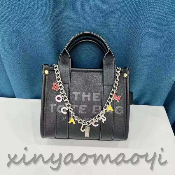 mini tote bag, new fashion shoulder bag, women's crossbody bag, designer bag, tote bag
mini tote bag, new fashion shoulder bag, women's crossbody bag, designer bag, tote bag