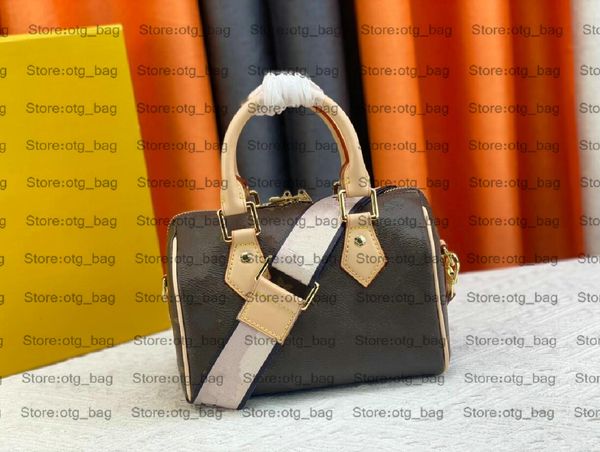 m46234 speedy bandouliere 20 women designer bags monograms jacquard purse two handles weaving strap pink and orange accents cross body mini
m46234 speedy bandouliere 20 women designer bags monograms jacquard purse two handles weaving strap pink and orange accents cross body mini