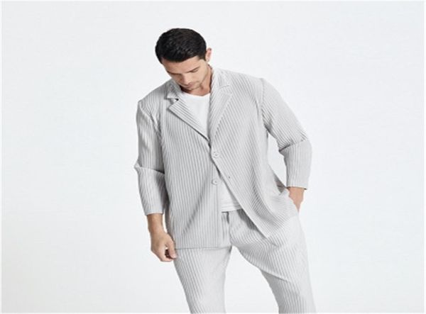miyake men039s japanese stretch fabric pleated clothing full collocation suit casual notched collar blazer 2205097171291, White;black
miyake men039s japanese stretch fabric pleated clothing full collocation suit casual notched collar blazer 2205097171291, White;black