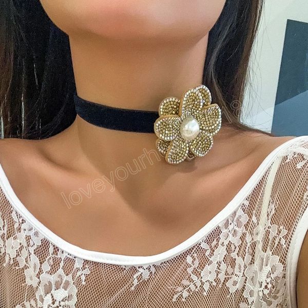 romantic elegant rhinestone rose flower choker necklace for women vintage imitation pearl petal clavicle chain halloween jewelry, Golden;silver
romantic elegant rhinestone rose flower choker necklace for women vintage imitation pearl petal clavicle chain halloween jewelry, Golden;silver