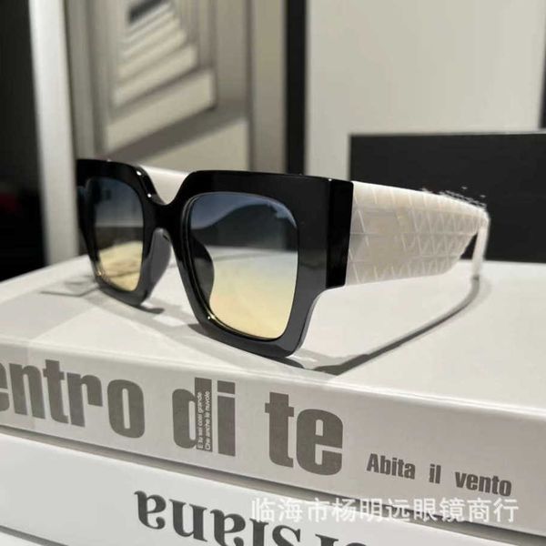 2023 new luxury designer small fragrant net red same style sunglasses anti ultraviolet thin large frame mirror tiktok live broadcast for wom, White;black
2023 new luxury designer small fragrant net red same style sunglasses anti ultraviolet thin large frame mirror tiktok live broadcast for wom, White;black