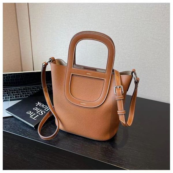 the latest leather pig nose basket bucket bag burst trendy temperament all-match handbag shoulder bag
the latest leather pig nose basket bucket bag burst trendy temperament all-match handbag shoulder bag