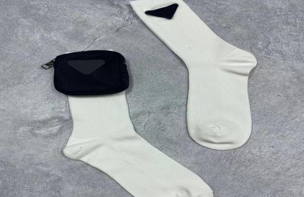 womens underwear fashion sock designer socks with bag and triangle badge women trendy hosiery 2 colors lady undrewears s3049896, Black;white
womens underwear fashion sock designer socks with bag and triangle badge women trendy hosiery 2 colors lady undrewears s3049896, Black;white