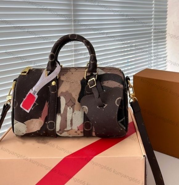 classics multicolore boston bags genuine leather handbag shoulder bags lady fashion purse wallet crossbody bags shopping totes
classics multicolore boston bags genuine leather handbag shoulder bags lady fashion purse wallet crossbody bags shopping totes
