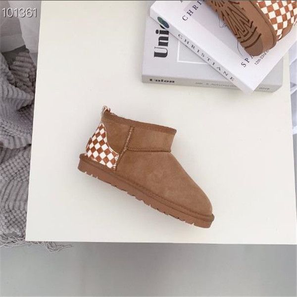 checkerboard mini short boots keep warm snow boots women's new winter sheep fur integrated plus fleece thick cotton shoes, Black
checkerboard mini short boots keep warm snow boots women's new winter sheep fur integrated plus fleece thick cotton shoes, Black