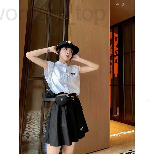 women's two piece pants designer p family 23 summer new academy style triangle sleeveless tank shirt+high waist slim pleated skirt set, White
women's two piece pants designer p family 23 summer new academy style triangle sleeveless tank shirt+high waist slim pleated skirt set, White