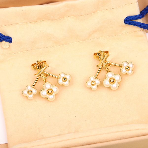 2023 luxury quality charm stud earring with nature shell beads flower shape have box stamp words design ps7454b, Golden
2023 luxury quality charm stud earring with nature shell beads flower shape have box stamp words design ps7454b, Golden