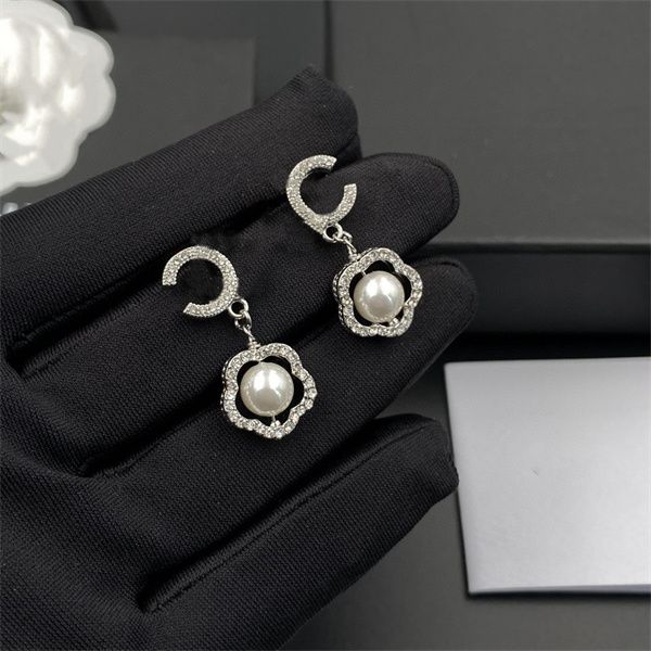 ccity latest woman stud earring luxury designer jewelry women classics c logo hoop earrings fashion accessories 343, Golden;silver
ccity latest woman stud earring luxury designer jewelry women classics c logo hoop earrings fashion accessories 343, Golden;silver