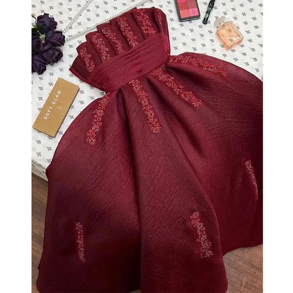 wine red strapless crystal beading ball gown a-line evening dresses gorgeous tea-length prom party dress vestidos de noc, Black;red
wine red strapless crystal beading ball gown a-line evening dresses gorgeous tea-length prom party dress vestidos de noc, Black;red
