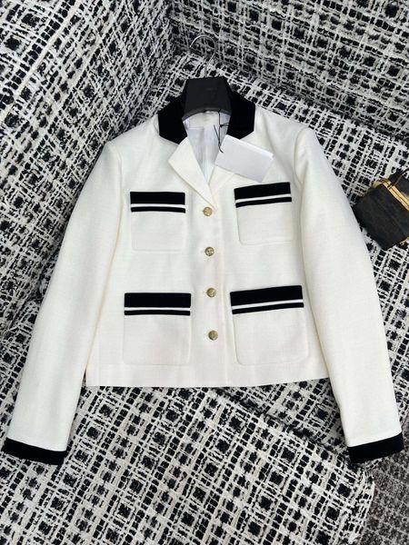 2023 early autumn new gaoding small fragrance colored polo collar single breasted fashion versatile slim coat for women, Black;brown
2023 early autumn new gaoding small fragrance colored polo collar single breasted fashion versatile slim coat for women, Black;brown