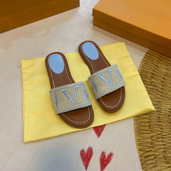 designer flat sandals luxury slippers women's embroider sandal fashion flip flop letter slipper for women summer beach ladies low heel, Black
designer flat sandals luxury slippers women's embroider sandal fashion flip flop letter slipper for women summer beach ladies low heel, Black