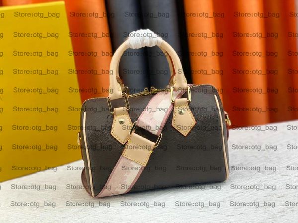 m46594 m46234 speedy bandouliere 20 women designer bags monograms purse two handles weaving strap pink and orange accents cross body totes l
m46594 m46234 speedy bandouliere 20 women designer bags monograms purse two handles weaving strap pink and orange accents cross body totes l