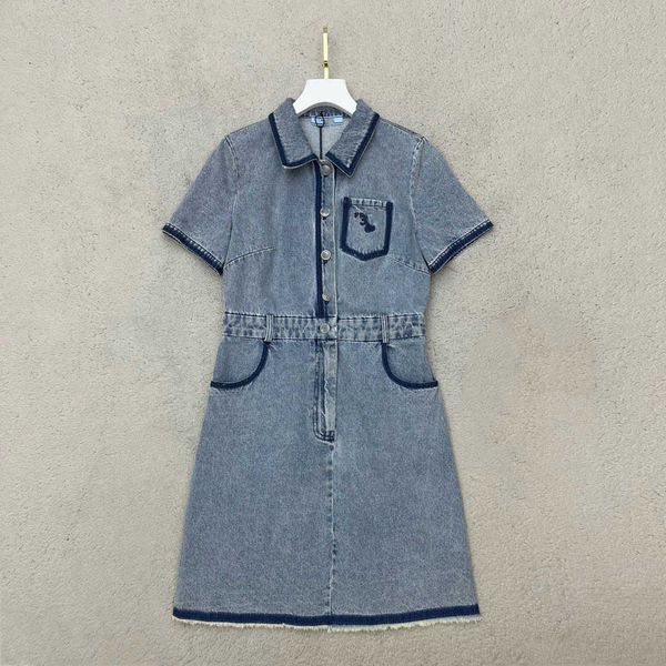 summer new commuter style simple and fashionable contrast color panel design pocket letter denim dress, Black;gray
summer new commuter style simple and fashionable contrast color panel design pocket letter denim dress, Black;gray