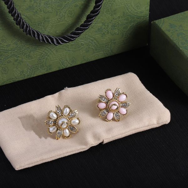 luxurys designer rings 3-in-1 ring pearl split rings fashion women brass ring body flower diamond jewelry fashion women designer sets wholes, Golden;silver
luxurys designer rings 3-in-1 ring pearl split rings fashion women brass ring body flower diamond jewelry fashion women designer sets wholes, Golden;silver