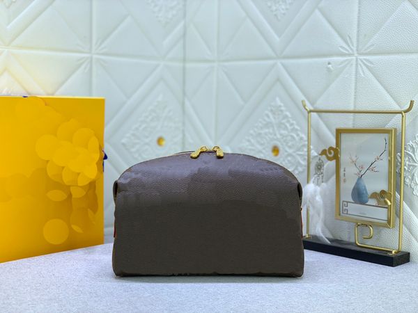2023 designer luxury makeup bag with a variety of coated canvas with washable liner aristocratic must-have 46458
2023 designer luxury makeup bag with a variety of coated canvas with washable liner aristocratic must-have 46458