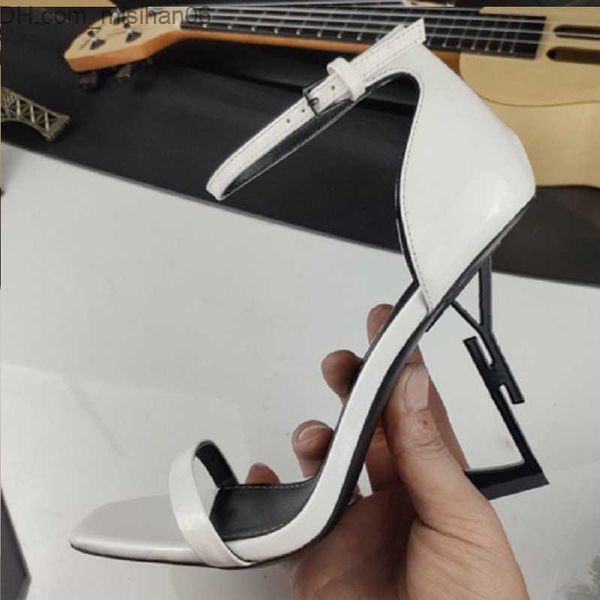 dress shoes 2023 classics women luxurys brands designers heels shoes sandals fashion beach thick bottom slippers alphabet lady leather shoe, Black
dress shoes 2023 classics women luxurys brands designers heels shoes sandals fashion beach thick bottom slippers alphabet lady leather shoe, Black