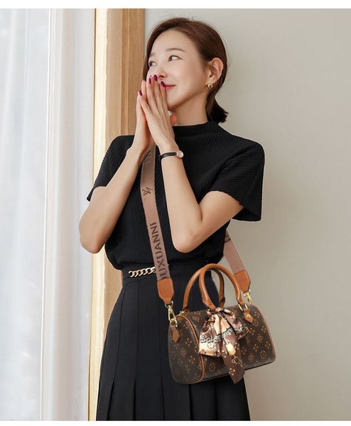 luxury handbag designer shoulder bags women cross body bags retro fashion lady mommy totes damier flower letter large capacity street shoppi
luxury handbag designer shoulder bags women cross body bags retro fashion lady mommy totes damier flower letter large capacity street shoppi