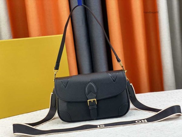 m46386 diane shoulder bag women fashion designers empreinte handbags women's leather crossbody totes jacquard strap shoulderstrap remov
m46386 diane shoulder bag women fashion designers empreinte handbags women's leather crossbody totes jacquard strap shoulderstrap remov
