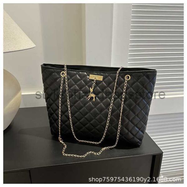 shoulder bags 2023 new fashion small fragrance tote bag lingge embroidered thread big bag one shoulder handbag chain crossbody women's
shoulder bags 2023 new fashion small fragrance tote bag lingge embroidered thread big bag one shoulder handbag chain crossbody women's