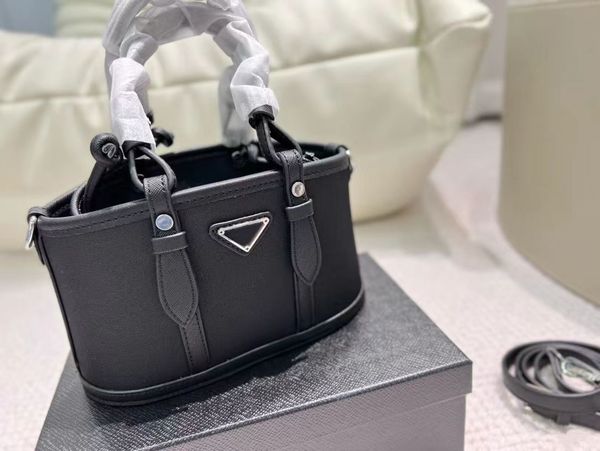 new tote handbags luxuries designers totes bags designer women bag fashion black leather underarm crossbody shoulder bags woman luxury shopp
new tote handbags luxuries designers totes bags designer women bag fashion black leather underarm crossbody shoulder bags woman luxury shopp