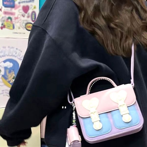 2023 new fashion small square bag material bag cambridge bag college style crossbody bag hand-woven bag
2023 new fashion small square bag material bag cambridge bag college style crossbody bag hand-woven bag