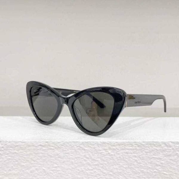 2023 luxury designer sunglasses 23 summer new p network red same personalized plate women's versatile fashion sunglasses spr 13x-f, White;black
2023 luxury designer sunglasses 23 summer new p network red same personalized plate women's versatile fashion sunglasses spr 13x-f, White;black
