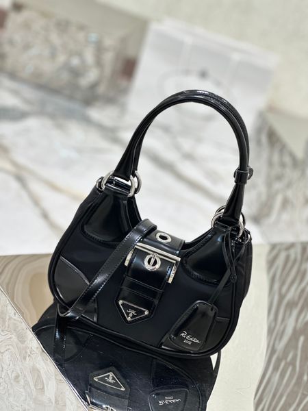 designer luxury re-edition 2002 moon 1ba381 handle bag padded nappa leather black 7a quality
designer luxury re-edition 2002 moon 1ba381 handle bag padded nappa leather black 7a quality