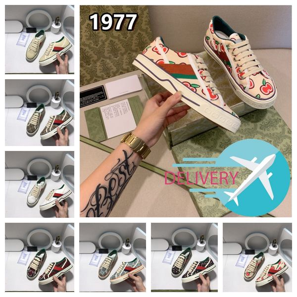 2023 with box tennis 1977 canvas casual shoes luxurys designers womens shoe italy green and red web stripe rubber sole stretch cotton low me, Black
2023 with box tennis 1977 canvas casual shoes luxurys designers womens shoe italy green and red web stripe rubber sole stretch cotton low me, Black