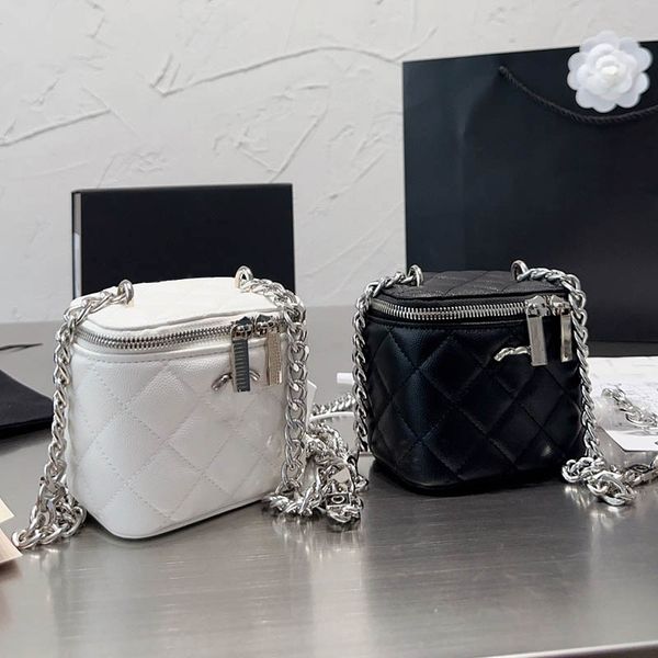 two sizes women mini cosmetic bag silver hardware badge chain leather quilted classic luxury handbag vintage evening clutch card holder fann
two sizes women mini cosmetic bag silver hardware badge chain leather quilted classic luxury handbag vintage evening clutch card holder fann