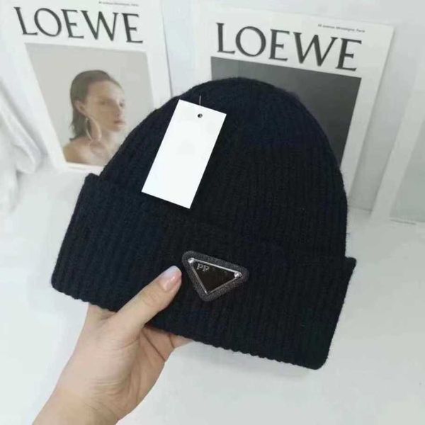 r luxury knitted hat autumn and winter cold proof warm inverted triangle wool korean version fashionable versatile couple sunshade, Blue;gray
r luxury knitted hat autumn and winter cold proof warm inverted triangle wool korean version fashionable versatile couple sunshade, Blue;gray