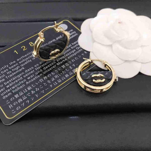 new designer hoop earrings charm women gold plated jewelry classic design brand bag earrings for womens love gift 18k gold plated couple ear, Golden;silver
new designer hoop earrings charm women gold plated jewelry classic design brand bag earrings for womens love gift 18k gold plated couple ear, Golden;silver