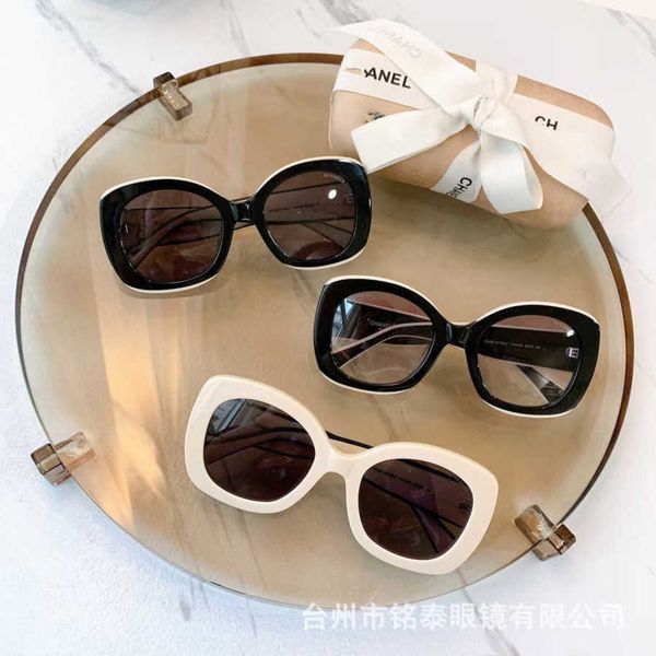 2023 new luxury designer ch9091 star ins same letter series personality big frame sunglasses female, White;black
2023 new luxury designer ch9091 star ins same letter series personality big frame sunglasses female, White;black