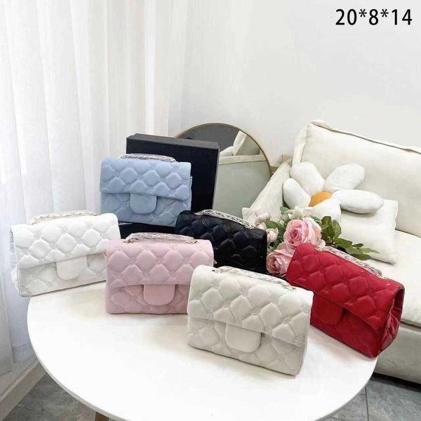 dinner bag new autumn and winter new armpit women's one shoulder cross body small fragrance thick chain antique
dinner bag new autumn and winter new armpit women's one shoulder cross body small fragrance thick chain antique