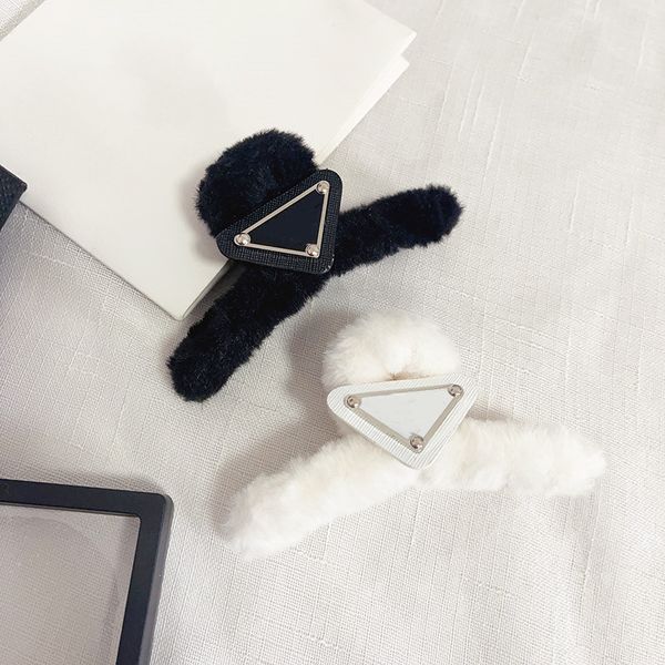 luxury plush hairpin designer womens triangle p-letter hairpin autumn and winter classic versatile casual hairpin fashion charm hairpin, Golden;silver
luxury plush hairpin designer womens triangle p-letter hairpin autumn and winter classic versatile casual hairpin fashion charm hairpin, Golden;silver