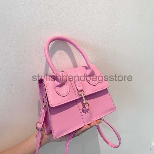 shoulder 2023 korean version solid color new fashionable and simple one shoulder texture foreign style lock buckle portable small square bag
shoulder 2023 korean version solid color new fashionable and simple one shoulder texture foreign style lock buckle portable small square bag