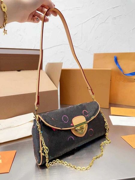 5a quality fashion women bag white handbags wallets leather chain handbag crossbody white color shoulder bags messenger tote baga purse cosm
5a quality fashion women bag white handbags wallets leather chain handbag crossbody white color shoulder bags messenger tote baga purse cosm