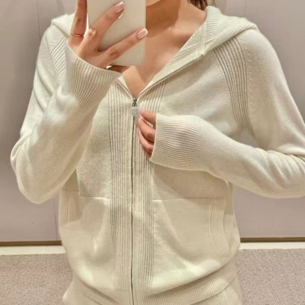 women's jackets 2023 early autumn women classic silk cashmere hooded zip knit sweater 230802, Black;brown
women's jackets 2023 early autumn women classic silk cashmere hooded zip knit sweater 230802, Black;brown