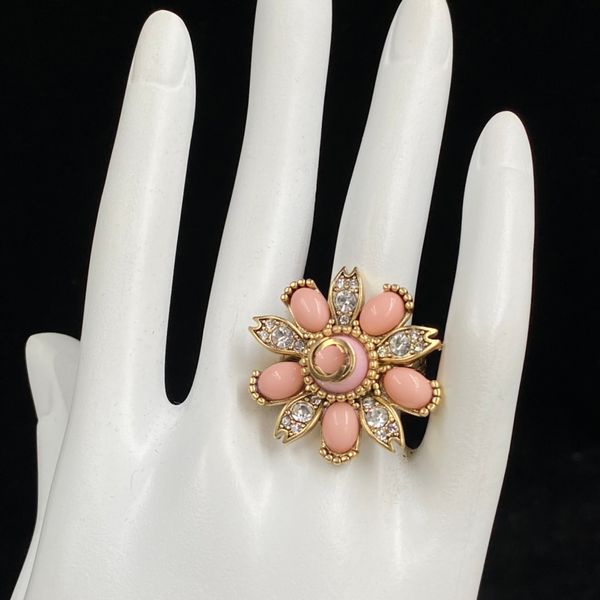 never fade brand flower ring gold plated brass copper open band rings fashion designer luxury crystal pearl ring for womens wedding jewelry, Golden;silver
never fade brand flower ring gold plated brass copper open band rings fashion designer luxury crystal pearl ring for womens wedding jewelry, Golden;silver