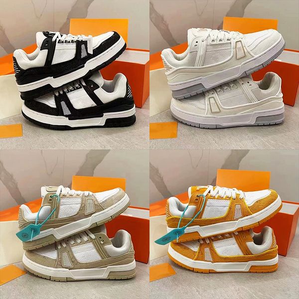 luxury designer shoes embroidered classic patterns casual sports shoes black and white embossed logo women's shoes size 35-45
luxury designer shoes embroidered classic patterns casual sports shoes black and white embossed logo women's shoes size 35-45