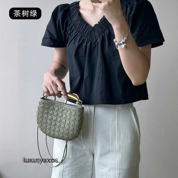 venetaz sardines cowhide crowd sardine metal bag small mini bottegac real same woven designer bags half moon single shoulder cross body hand
venetaz sardines cowhide crowd sardine metal bag small mini bottegac real same woven designer bags half moon single shoulder cross body hand