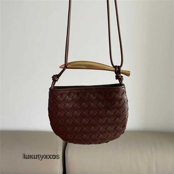 sardines bottegac same venetaz bag casual designer bags 2023 sardine genuine leather women's woven cow half moon mini one shoulder 20cm
sardines bottegac same venetaz bag casual designer bags 2023 sardine genuine leather women's woven cow half moon mini one shoulder 20cm