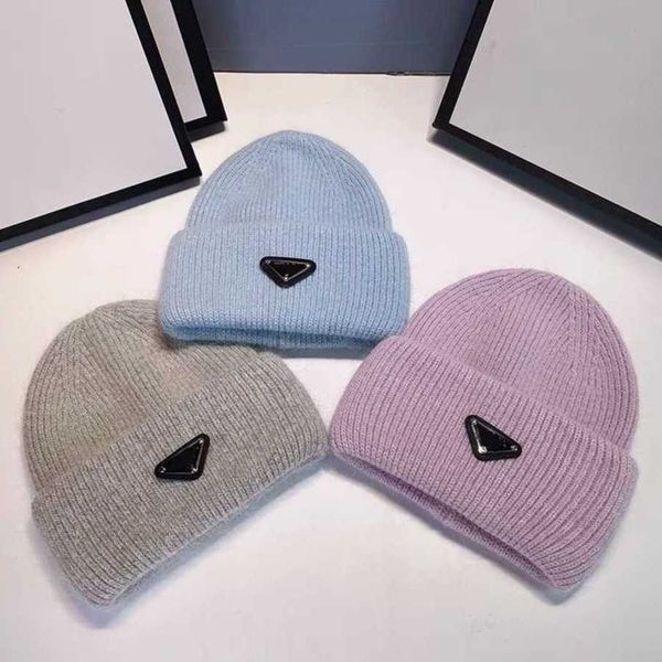r luxury hat 23 autumn/winter new korean knitted solid color inverted triangle letter woolen hat couple out of the street warm pullover, Blue;gray
r luxury hat 23 autumn/winter new korean knitted solid color inverted triangle letter woolen hat couple out of the street warm pullover, Blue;gray