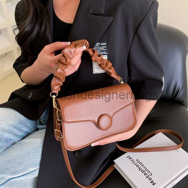 high grade feeling small bag for 2023 new fashionable and simple autumn winter crossbody group portable square bagstylishdesign
high grade feeling small bag for 2023 new fashionable and simple autumn winter crossbody group portable square bagstylishdesign